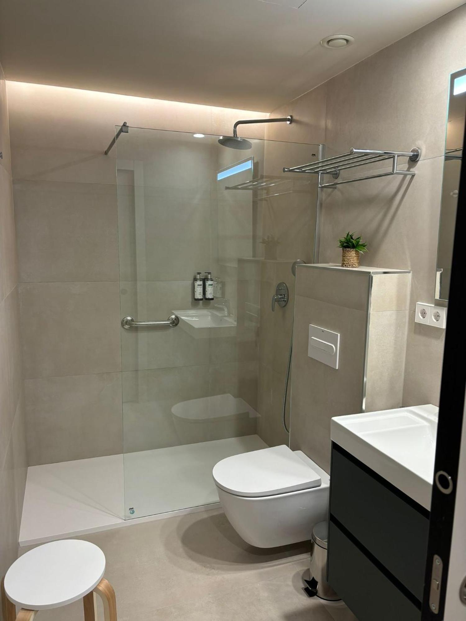 Apartamentos Joaquin Costa Santander Eksteriør bilde