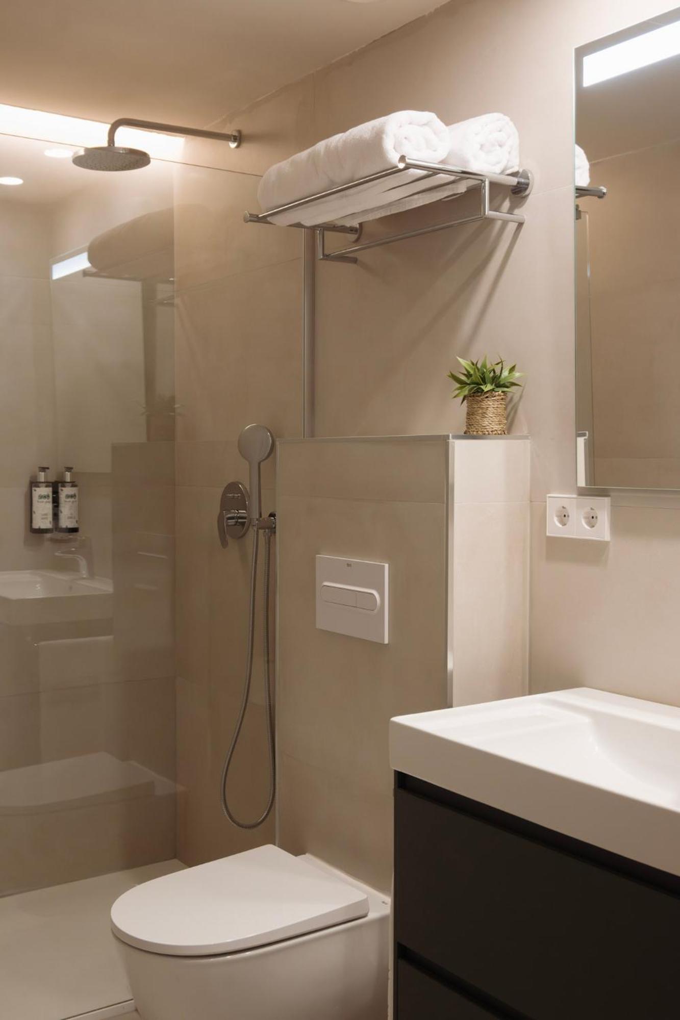 Apartamentos Joaquin Costa Santander Eksteriør bilde