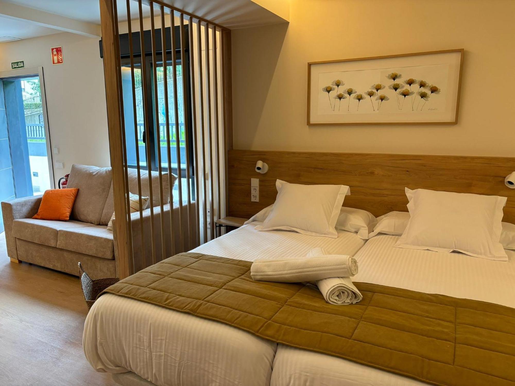 Apartamentos Joaquin Costa Santander Eksteriør bilde